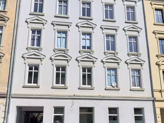 Einheit mit 2 Gewerbemietern zu verkaufen. Mieteinnahmen 4800€ p.a. 8% Mietrendite!