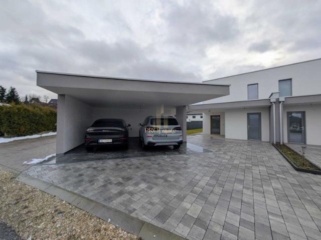 Reserviert# Einladende Doppelhaushälfte mit Garten und Terrasse in Stadl Paura – Ihr Erstbezug!