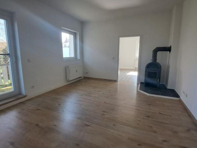 Einladende 2 Zimmer Gartenwohnung mit modernem Ofen in Zeitz Forststraße