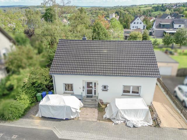 Einladendes Einfamilienhaus mit Ausbaupotenzial im Dachgeschoss *provisionsfrei
