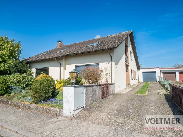EINMALIG freistehendes Einfamilienhaus mit Garage und großem Grundstück zur Miete!