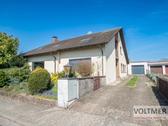 EINMALIG freistehendes Einfamilienhaus mit Garage und großem Grundstück zur Miete!
