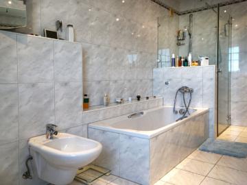 Einmalig! Stilvolle Premium Residenz mit altem Weinhaus am Neusiedler See