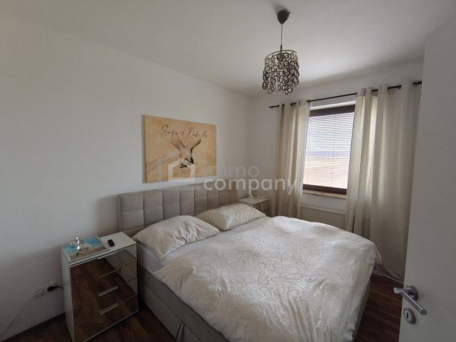 Sommerpreis! 4 Zimmer Dachgeschoßwohnung mit Loggia & Parkplatz & Klima