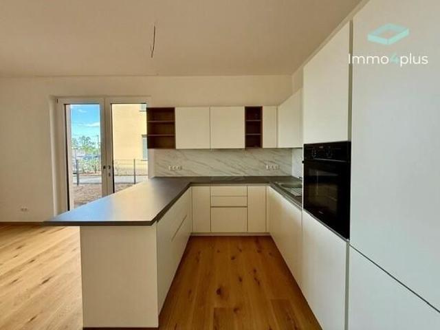 Einmalige Chance exklusive 4 Zimmer Wohnung mit Terrasse & Garten in Traumlage am Steinberger See!