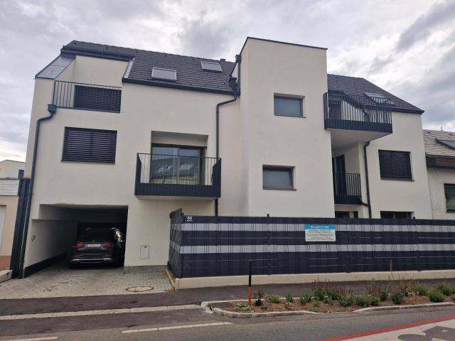 EINMALIGE CHANCE: TRAUMHAFTE GARTENWOHNUNG MIT TOLLER TERRASSE IN BEGEHRTER WOHNLAGE IM ERSTBEZUG MIT MÖGLICHKEIT AUF TIEFGARAGENPARKPLATZ