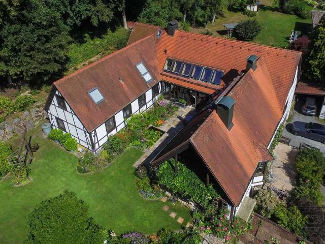Einmalige Atriumvilla mit 1.324 m² Grund & parkähnlichem Garten in Bestlage in Bayreuth/Meyernberg!