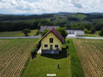 Einmalige Aussichtslage in der Südoststeiermark – Massiv gebautes Wohnhaus mit unverbaubarem Fernblick