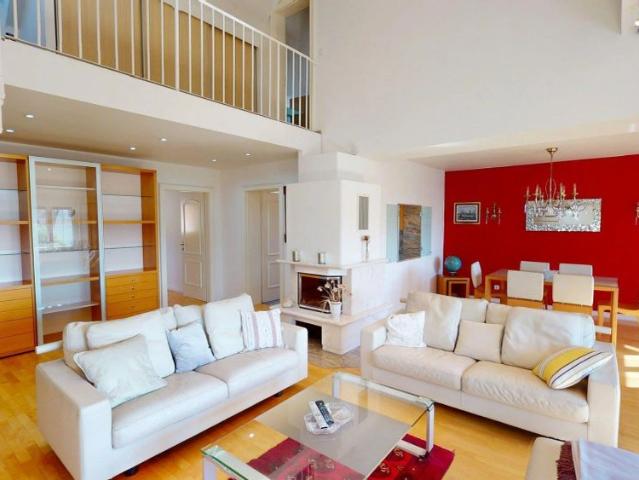 Einmalige Dachgeschoss Maisonette mit Top Ausstattung