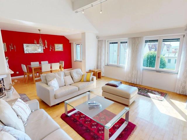 Einmalige Dachgeschoss Maisonette mit Top Ausstattung