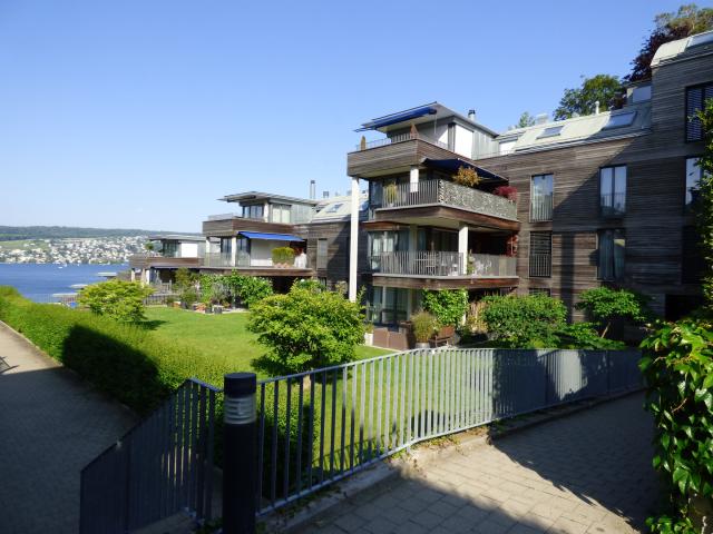 Einmalige Dachwohnung am Zürichsee