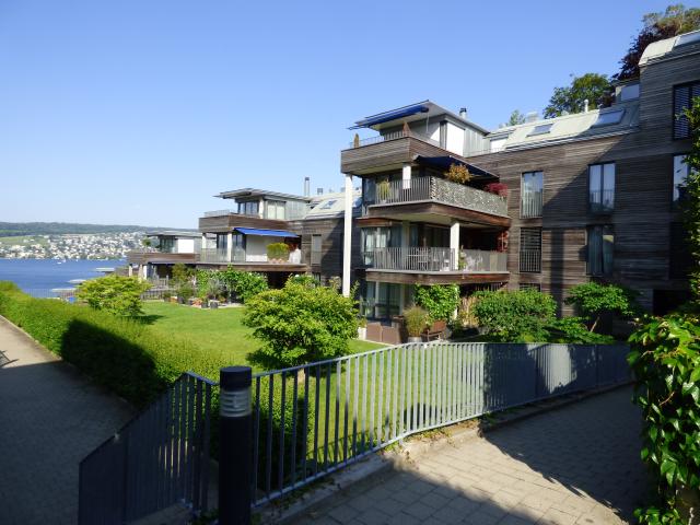 Einmalige Dachwohnung am Zürichsee
