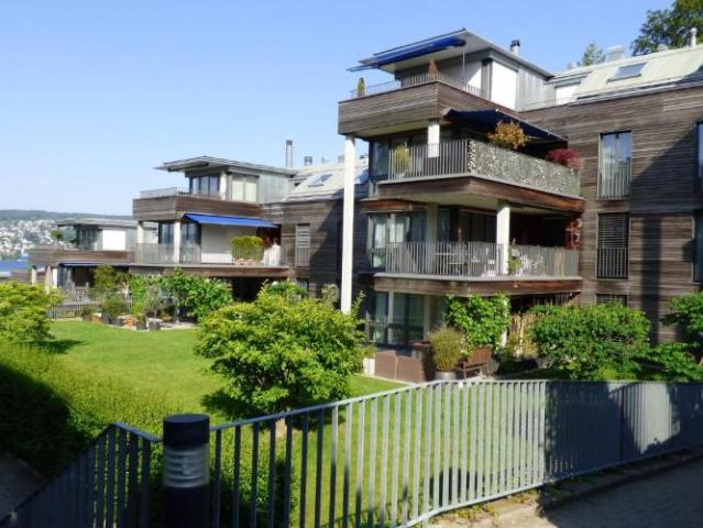 Einmalige Dachwohnung am Zürichsee