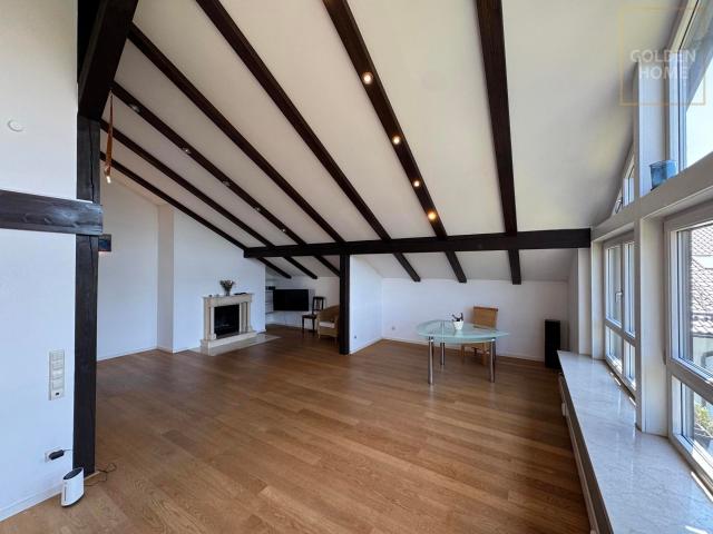 Einmalige Etagenwohnung mit 64 m² Wohn und Essbereich