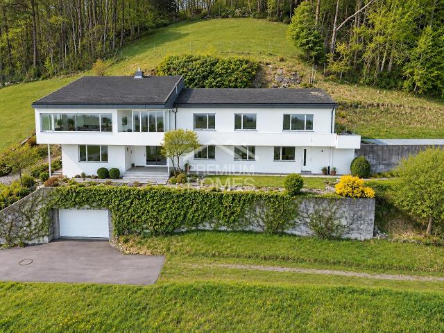 Einmalige Lage trifft auf grosszügiges Wohnhaus
