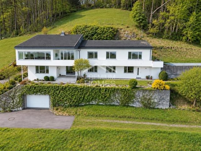 Einmalige Lage trifft auf grosszügiges Wohnhaus