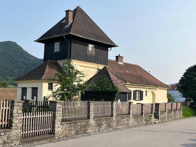 einmalige sensationelle Lage in Spitz Wachau: Einfamilienhaus / 2 Ferienwohnungen