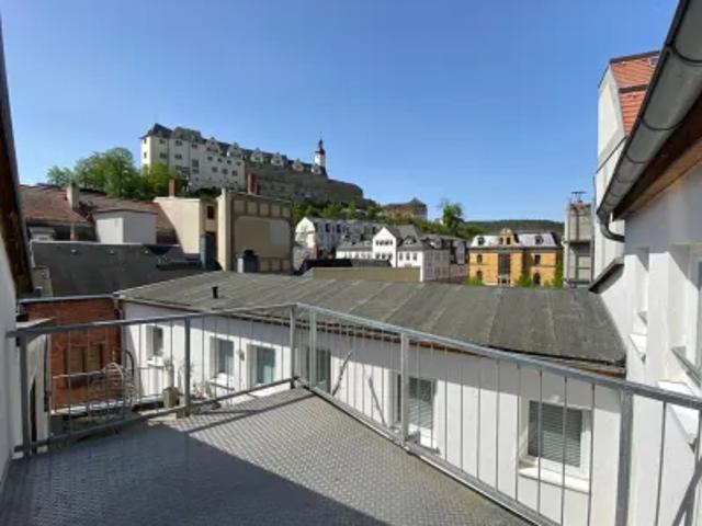 Einmaliger Balkonblick! Exklusive 4 Raum DG Architekten Wohnung im Zentrum von Greiz