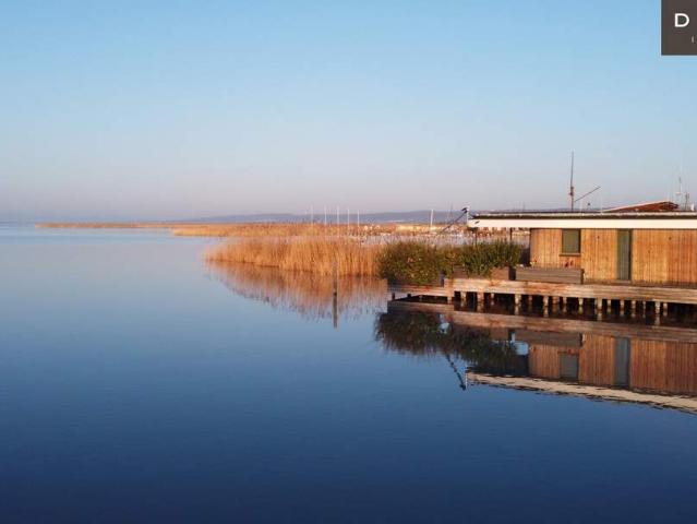 EINMALIGES ARCHITEKTEN SEEHAUS IN PRIVATER LAGE MIT UNVERBAUBAREM SEEWEITBLICK