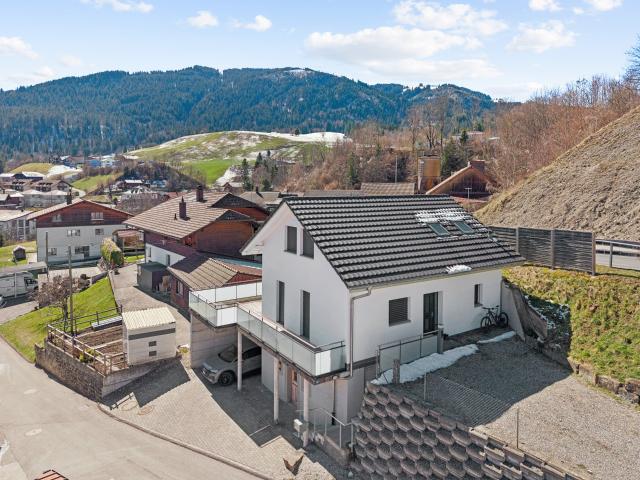 Einmaliges Einfamilienhaus mit grosszügiger Terrasse in Plaffeien