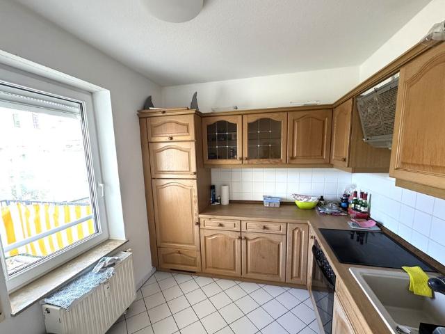 Einraumwohnung mit Einbauküche, Balkon und TG Stellplatz in Schloßchemnitz zur Miete!