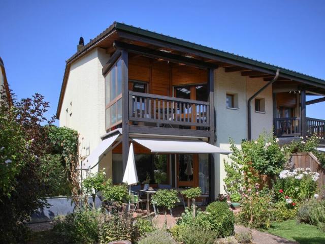 Einseitig angebautes 5 Zimmer Einfamilienhaus