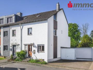 Einseitig angebautes Einfamilienhaus mit Garage in Aachen Beverau