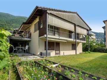 Einstehendes Haus mit Garten und Blick auf den Lago Maggiore