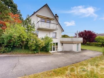 Einstehendes Haus mit großem Garten und Büro in Colombier