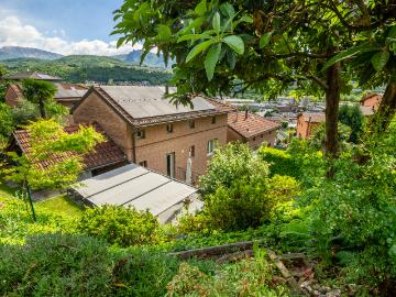Einstehendes Haus mit privatem Garten und ruhiger Lage