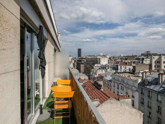 Eiffel Tower Area – Luxury Rooftop Flat with Terrace, View & Optional Parking, Paris 15, Paris Amsterdam Apartments for Rent