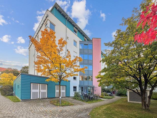 Eigennutzung oder Kapitalanlage: Helle 3 Zimmer Wohnung mit sonnigem Süd Balkon in U Bahn Nähe