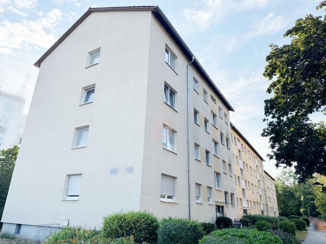 Eigennutzung oder Kapitalanlage! 4 Zimmer Wohnung mit Loggia in Langen
