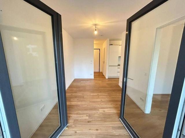Eigene Grünfläche! Schöne 1,5 Zimmer Wohnung mit Terrasse & Keller