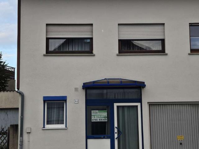 Eigene Haustüre Haus im Haus, Terrasse und Stellplatz