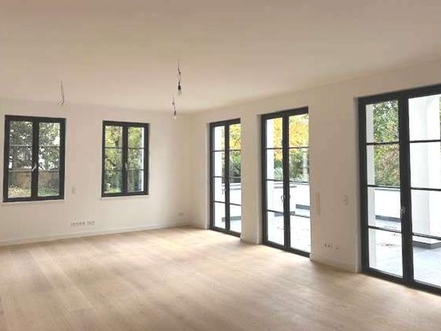 Eigener Garten SNR ! Barrierefrei Exklusive Maisonette WE! Neubau Stadtvilla ruhige Lage Zehlendorf