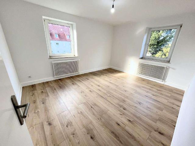 Eigenes Gartenabteil und modernes Tageslichtbad gewünscht? Dann zugreifen!