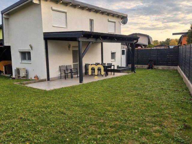 EIGENGRUND | gepflegtes Kleingartenhaus mit 5 Zimmern, Garten & Doppel Carport in Stockerau