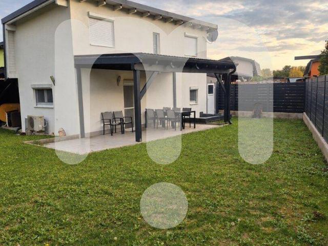 EIGENGRUND | gepflegtes Kleingartenhaus mit 5 Zimmern, Garten & Doppel Carport in Stockerau