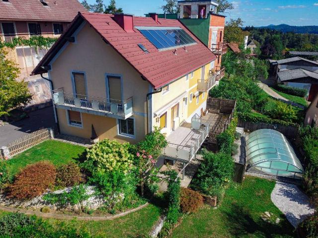 Eigenheim Haus mit zwei Wohneinheiten, Garten und Pool