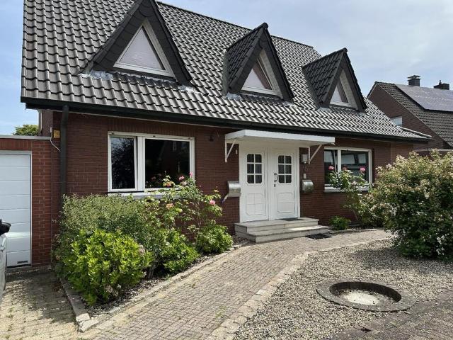 Eigenheim mit Mieteinnahmen: Gepflegtes Haus mit Einliegerwohnung