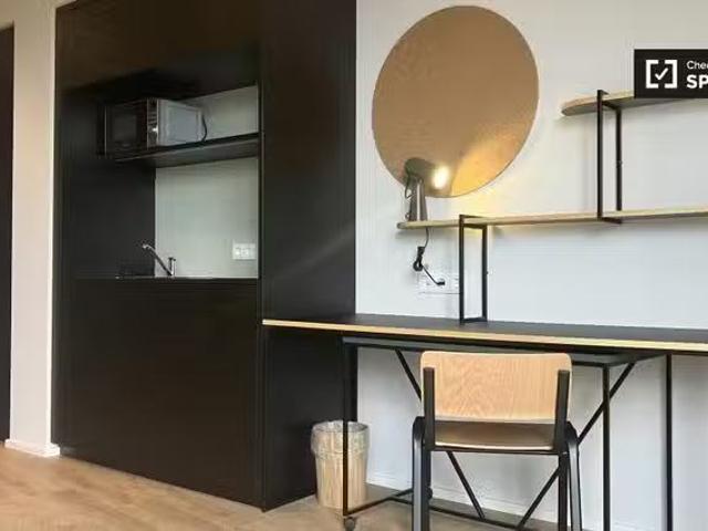 Eigenständiges Studio Apartment zur Miete im Studentenwohnheim
