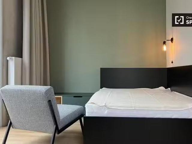 Eigenständiges Studio Apartment zur Miete im Studentenwohnheim