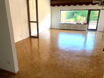Etagenwohnung kaufen in Cronenfeld - Garten