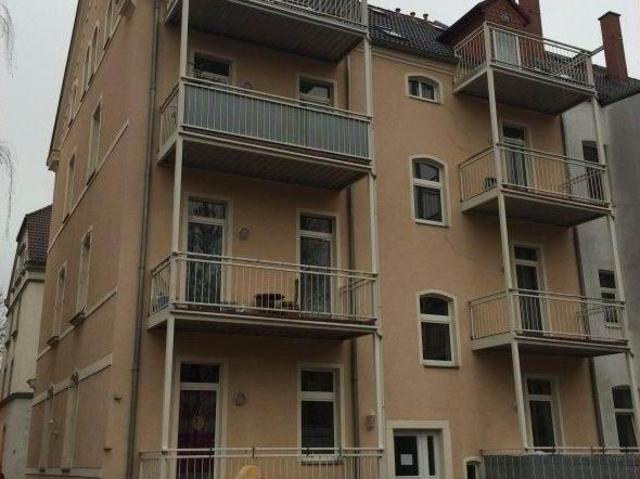 Eigentumswohnung mit BALKON im Obergeschoss mit Stellplatz