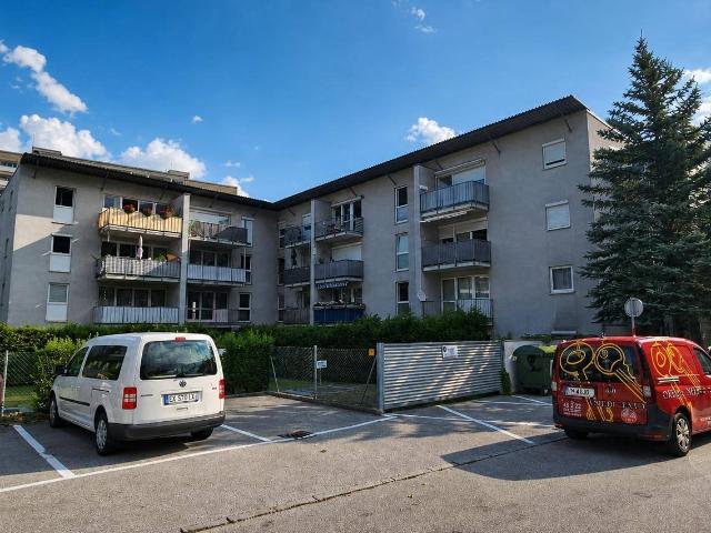 Eigentumswohnung mit Balkon und Stellplatz