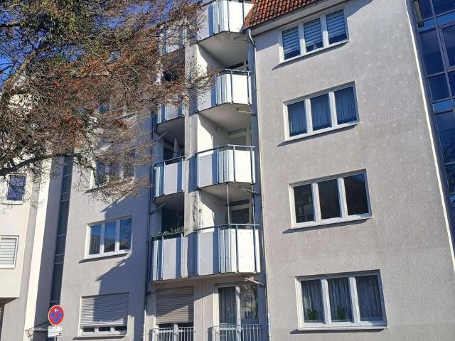 Eigentumswohnung mit Balkon und Stellplatz in Stadtfeld Ost zu verkaufen