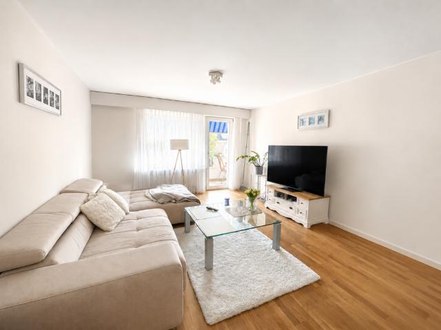 Eigentumswohnung mit Balkon und Weitsicht in Pratteln