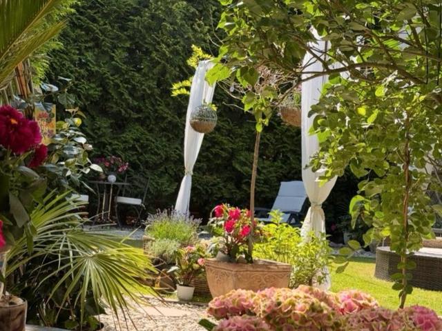 Eigentumswohnung EG 3 Zimmer 69 qm und 110 qm Garten nur 160, HG