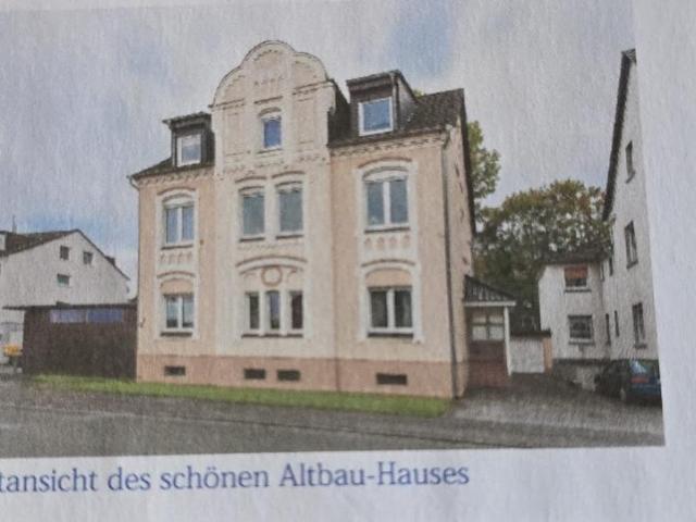 Eigentumswohnung von privat mit Garten und zwei Garagen
